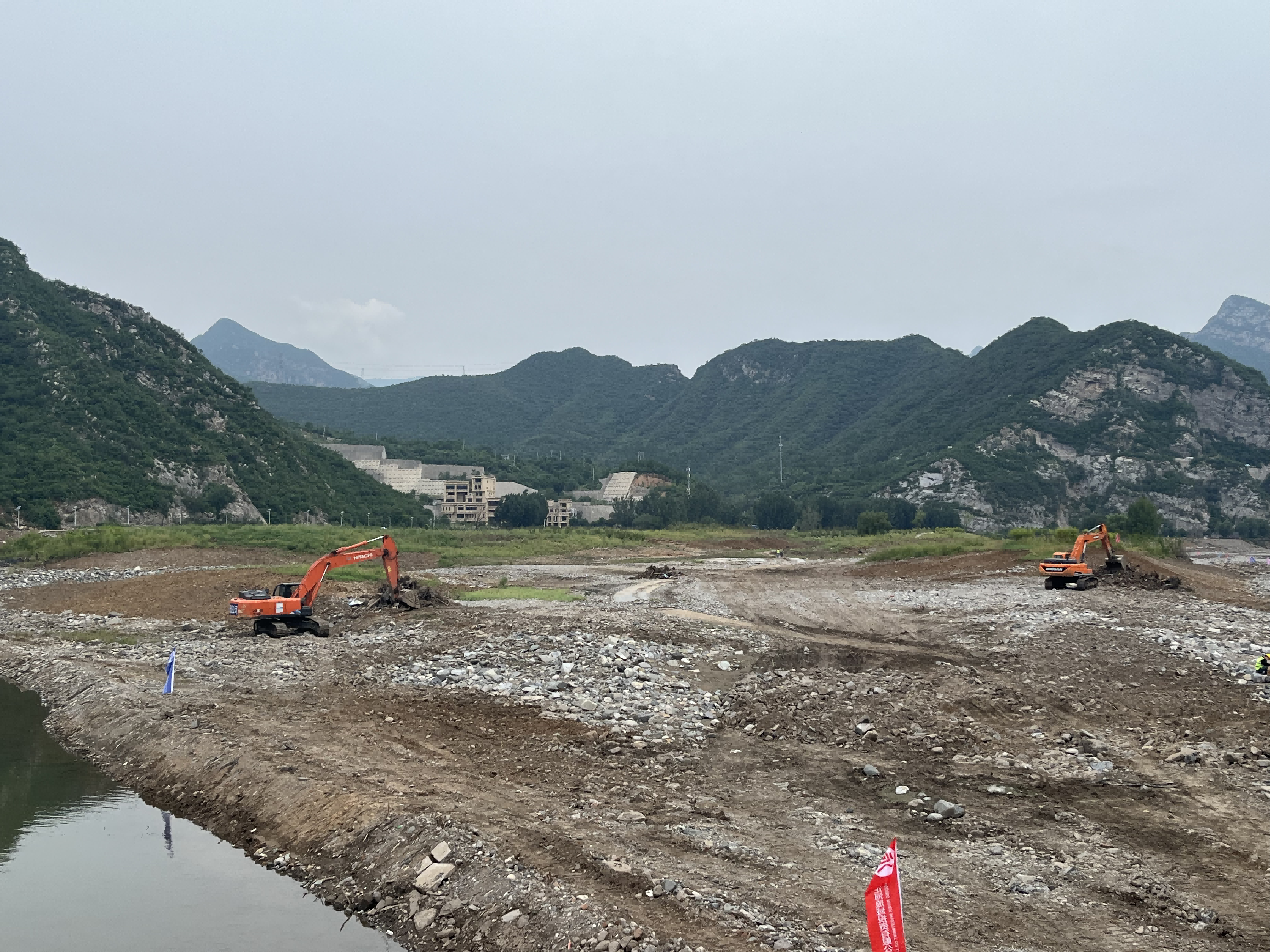 一線傳真 | 野溪橋至陳家莊橋區(qū)域1200米河道清理接近尾聲