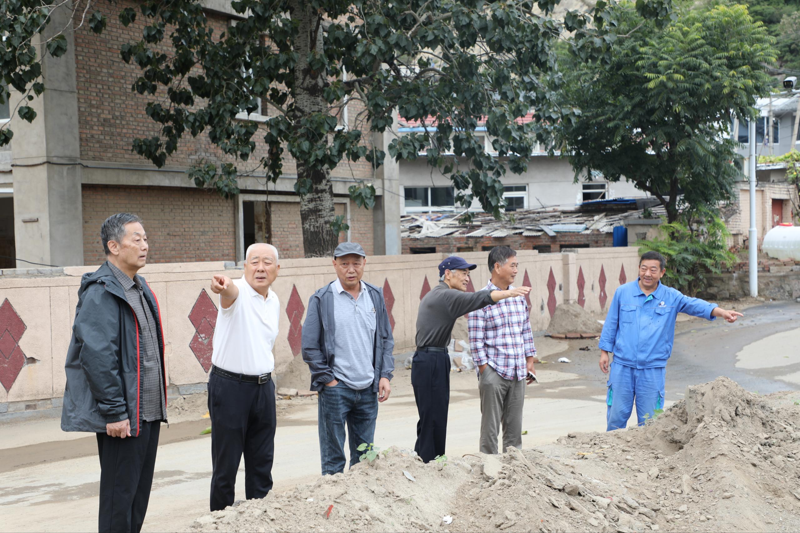 落坡嶺水庫(kù)、下葦?shù)殡娬窘ㄔO(shè)者調(diào)研洪水應(yīng)對(duì)情況及恢復(fù)重建工作